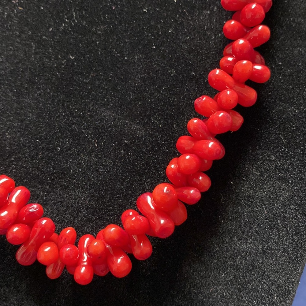 Red coral necklace and bracelet set - Picture 4 of 5